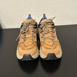 Hoka One One Women's Anacapa Low Gortex shoe